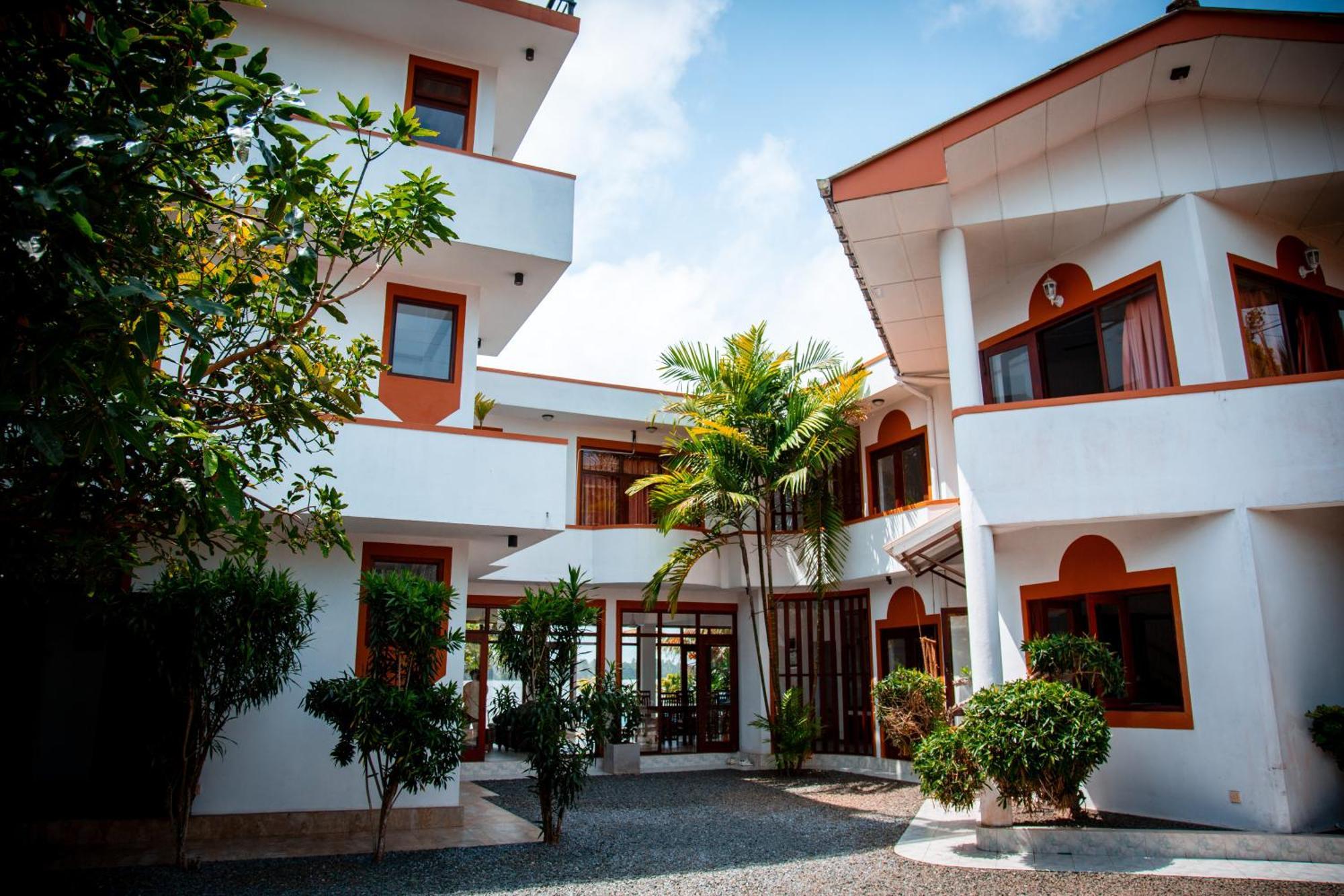 Riverside Inn Fuji Bentota Exterior foto